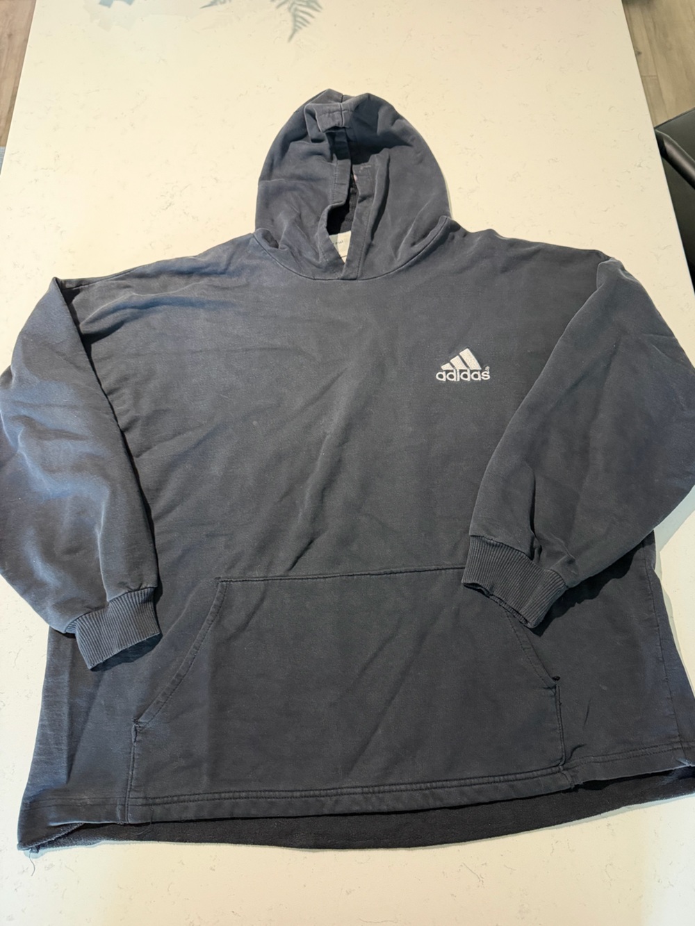 VINTAGE ADIDAS HOODIE